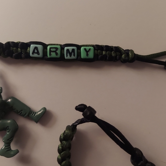 I Love My Soldier Army Keychain and Adjustable Bracelet - Picture 3 of 8